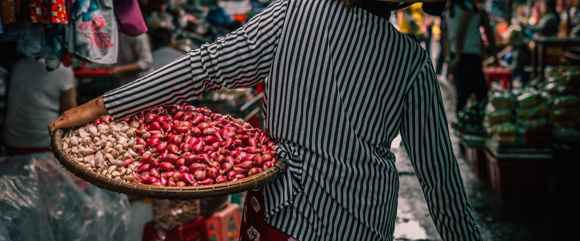 What are the types of local market?